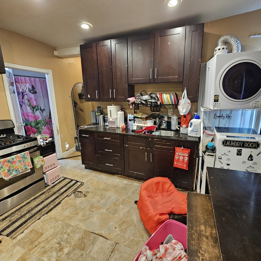 644 N Albany Avenue Property Photo 36