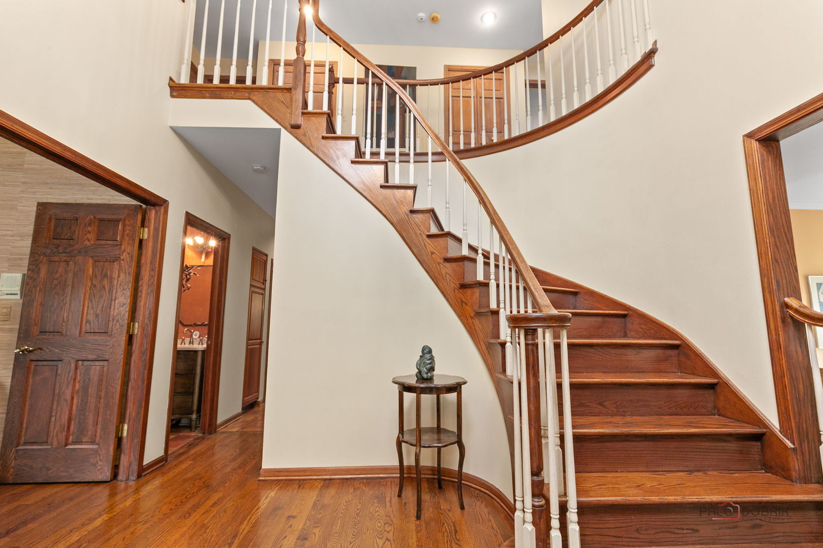 1130 New Trier Court Property Photo 4