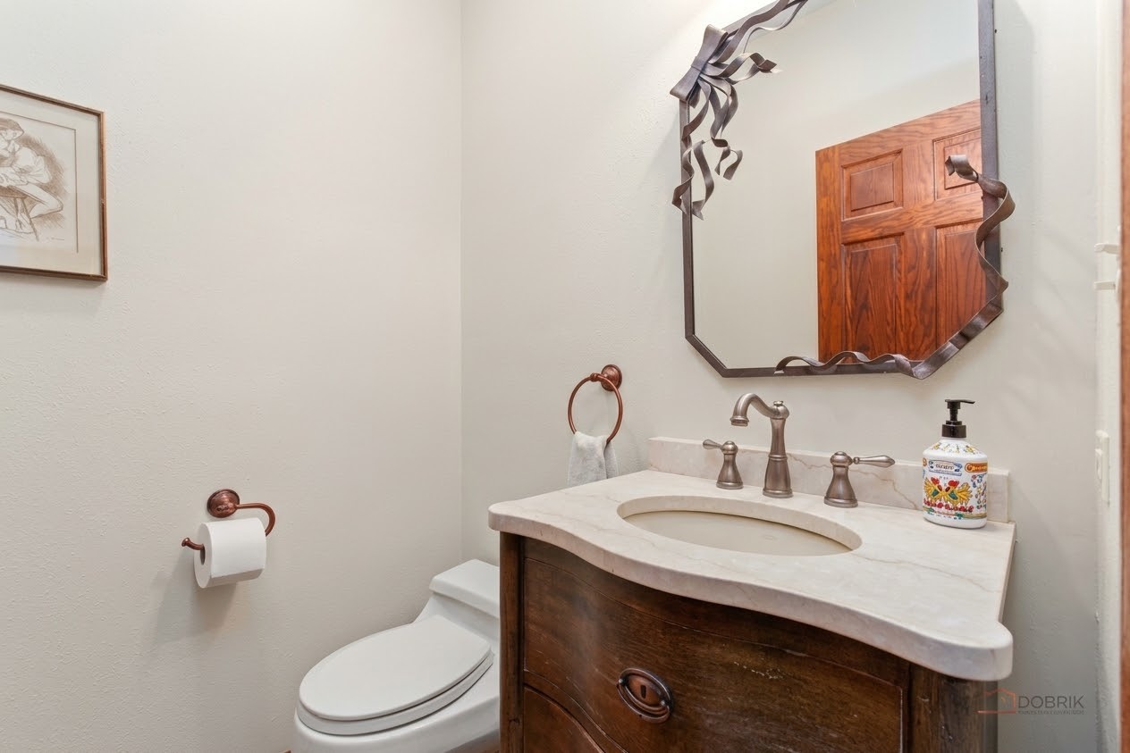 1130 New Trier Court Property Photo 18