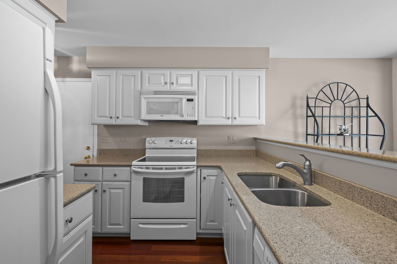 2017 N Charter Point Drive Property Photo 7