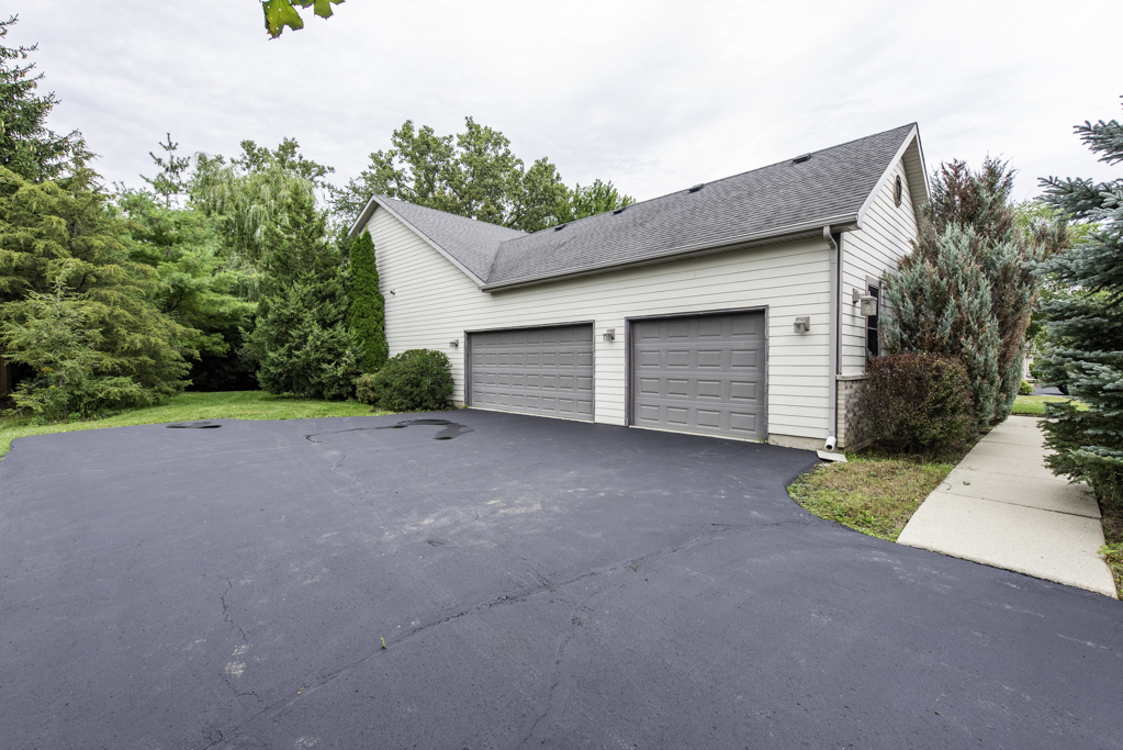 3748 Creekside Court Property Photo 5