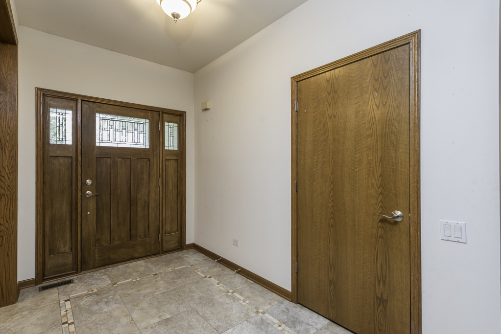 3748 Creekside Court Property Photo 6