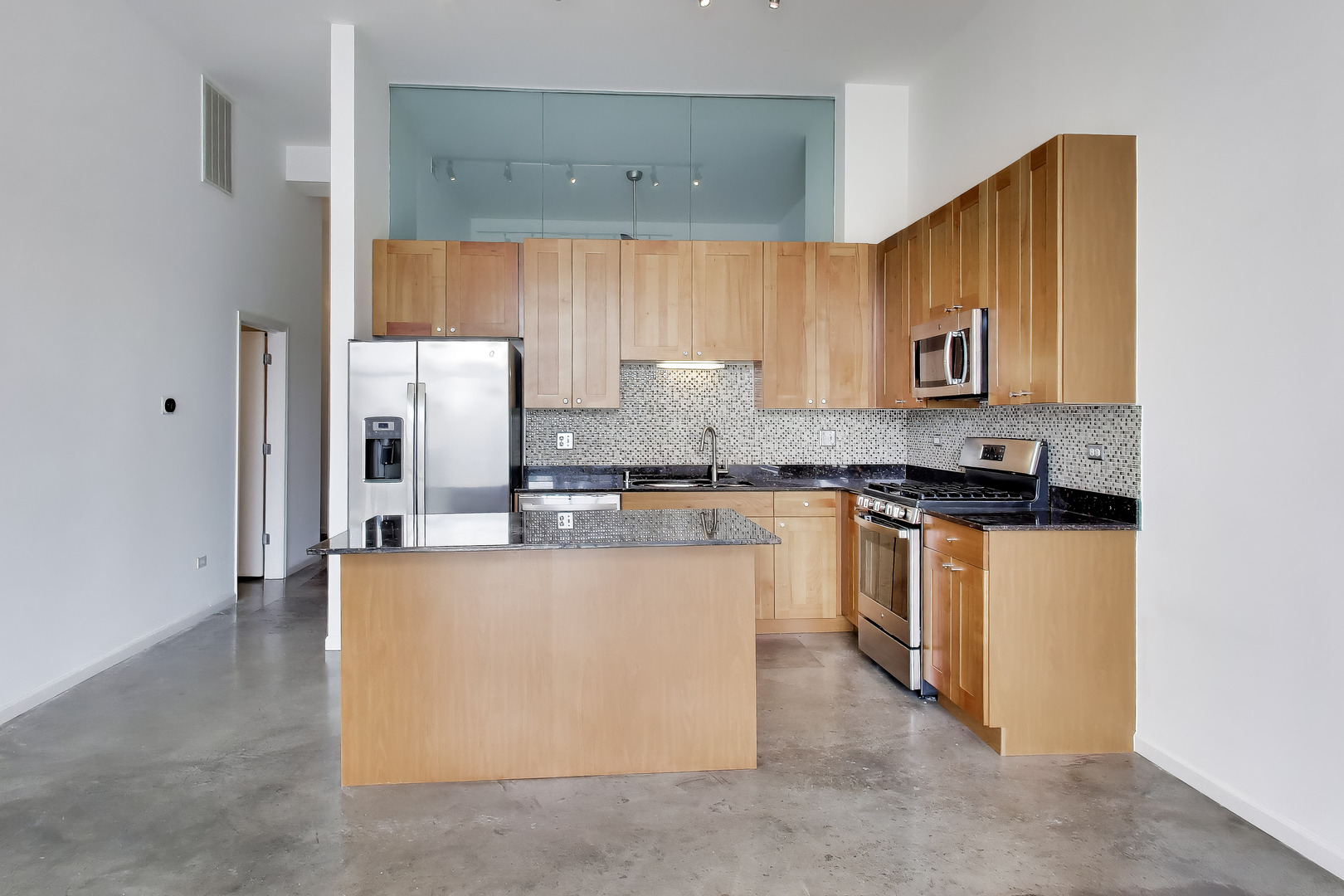 3631 N Halsted Street 211 Property Photo 8
