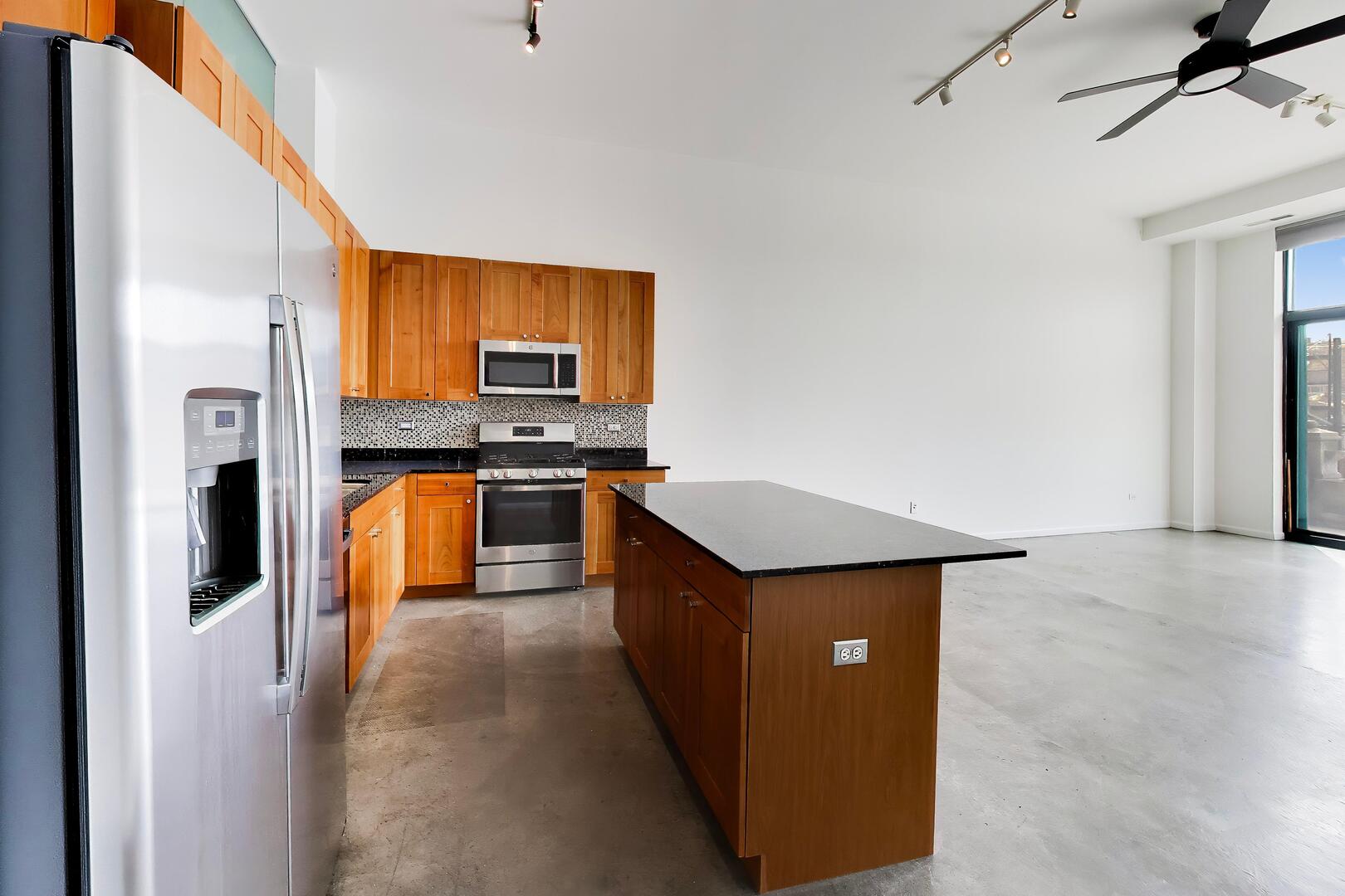 3631 N Halsted Street 211 Property Photo 9