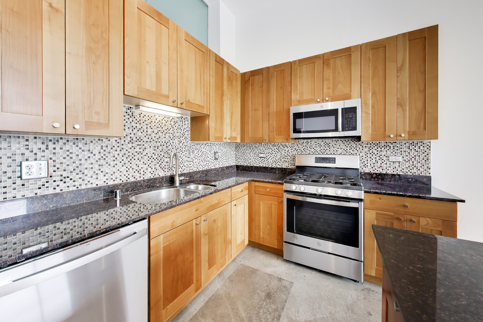 3631 N Halsted Street 211 Property Photo 10