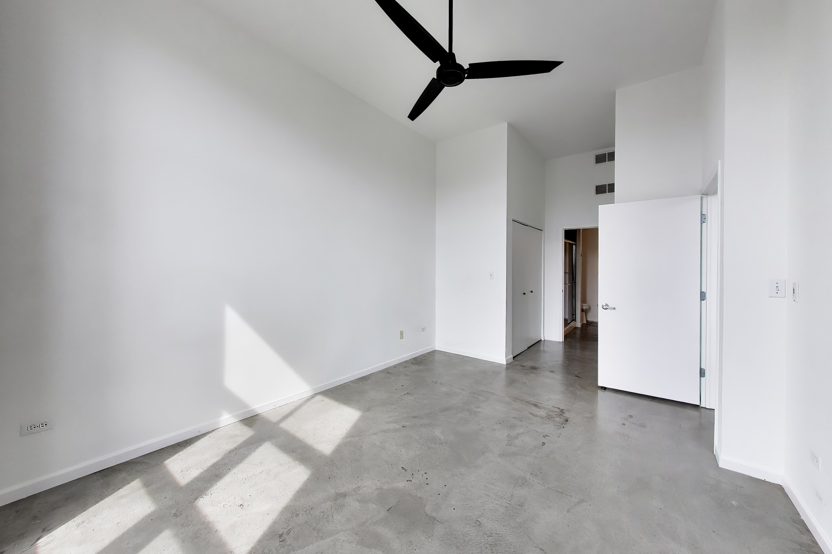 3631 N Halsted Street 211 Property Photo 13