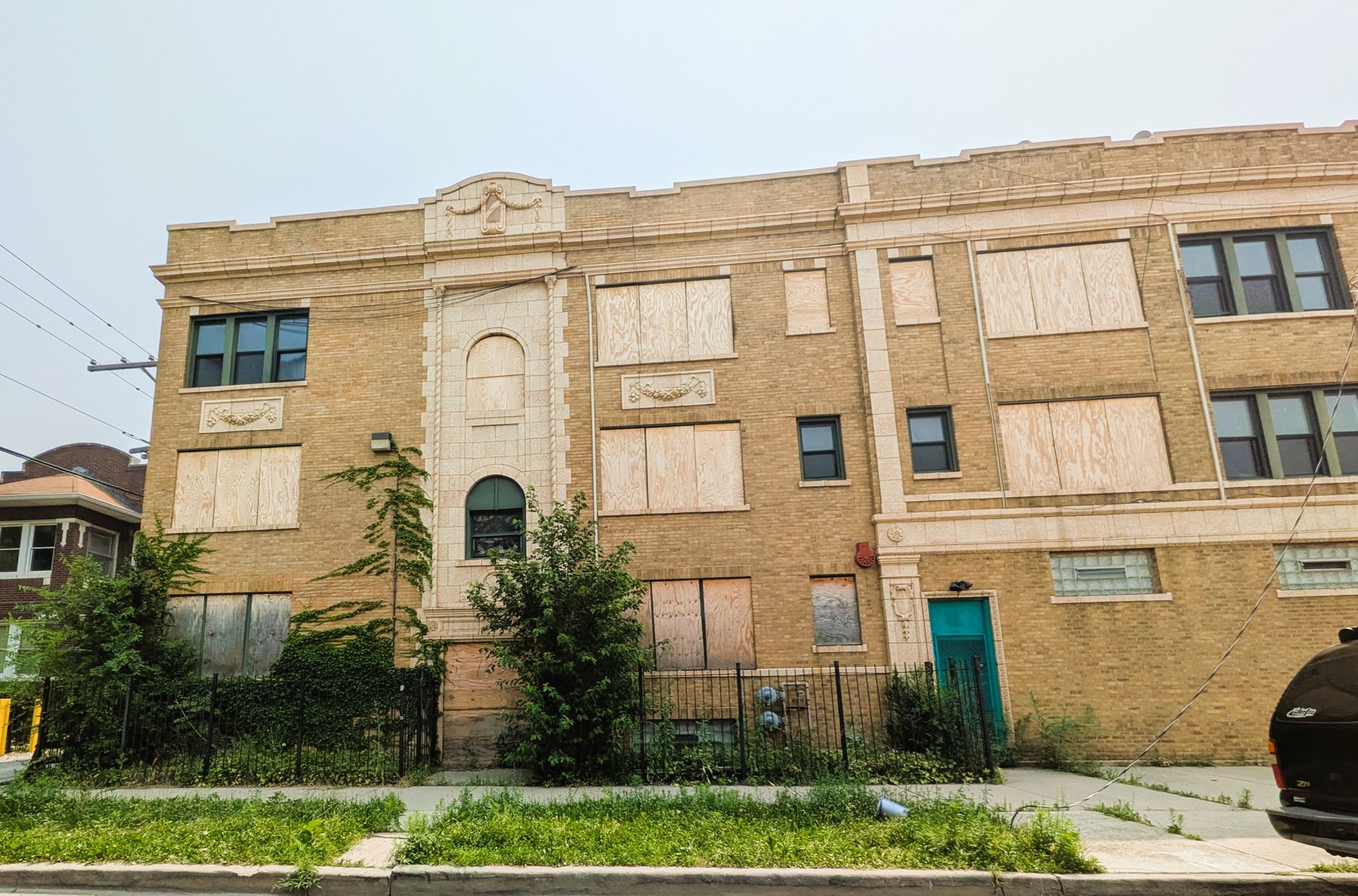 7850-7851 S Constance Avenue Property Photo 3