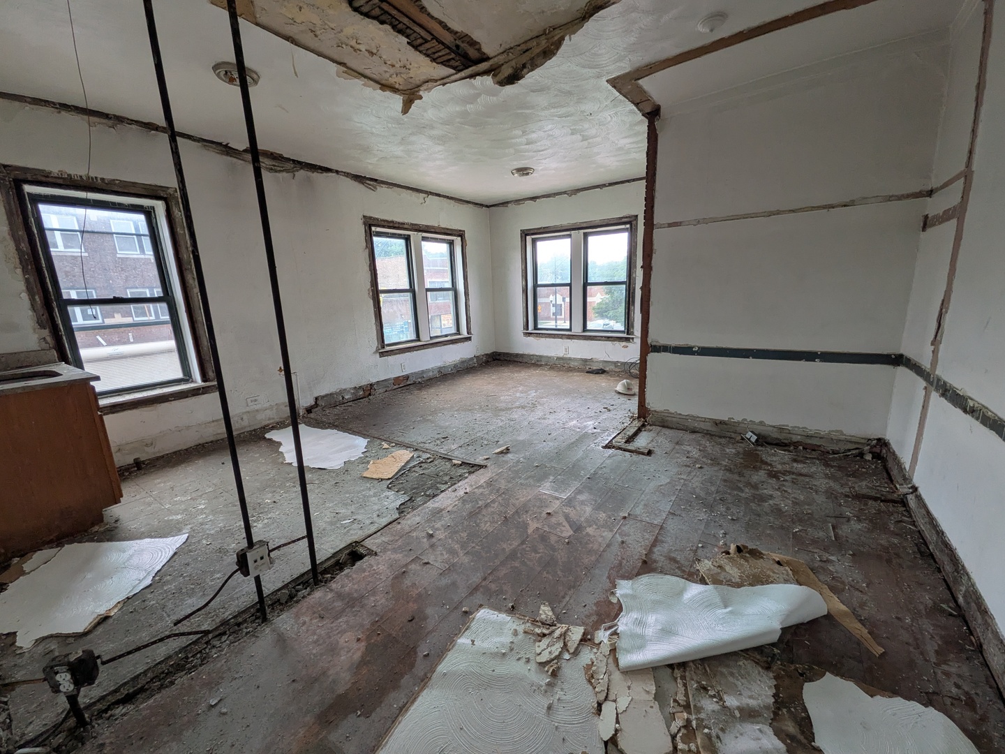 7850-7851 S Constance Avenue Property Photo 18