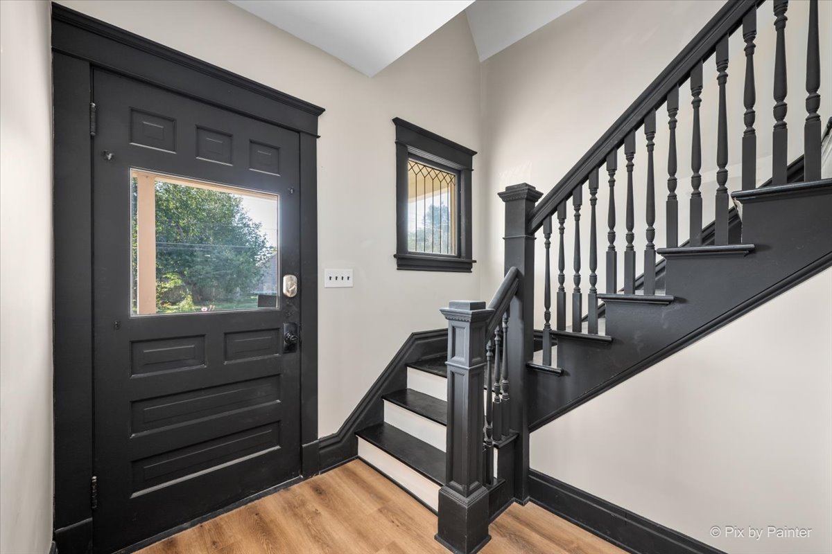 468 Locust Street Property Photo 4