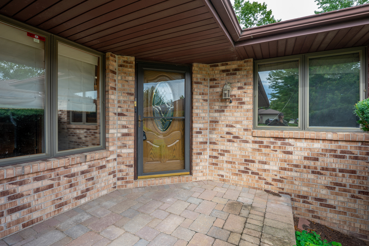 6944 REDANSA Property Photo 1