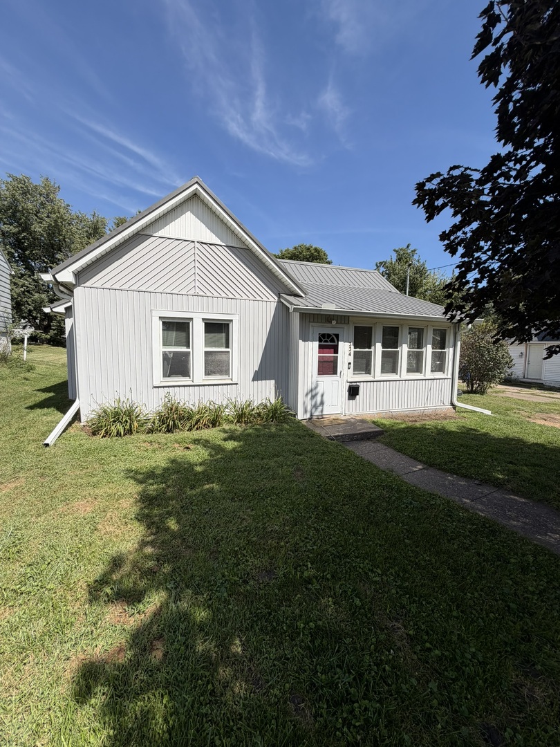 334 23rd Place Property Photo 1
