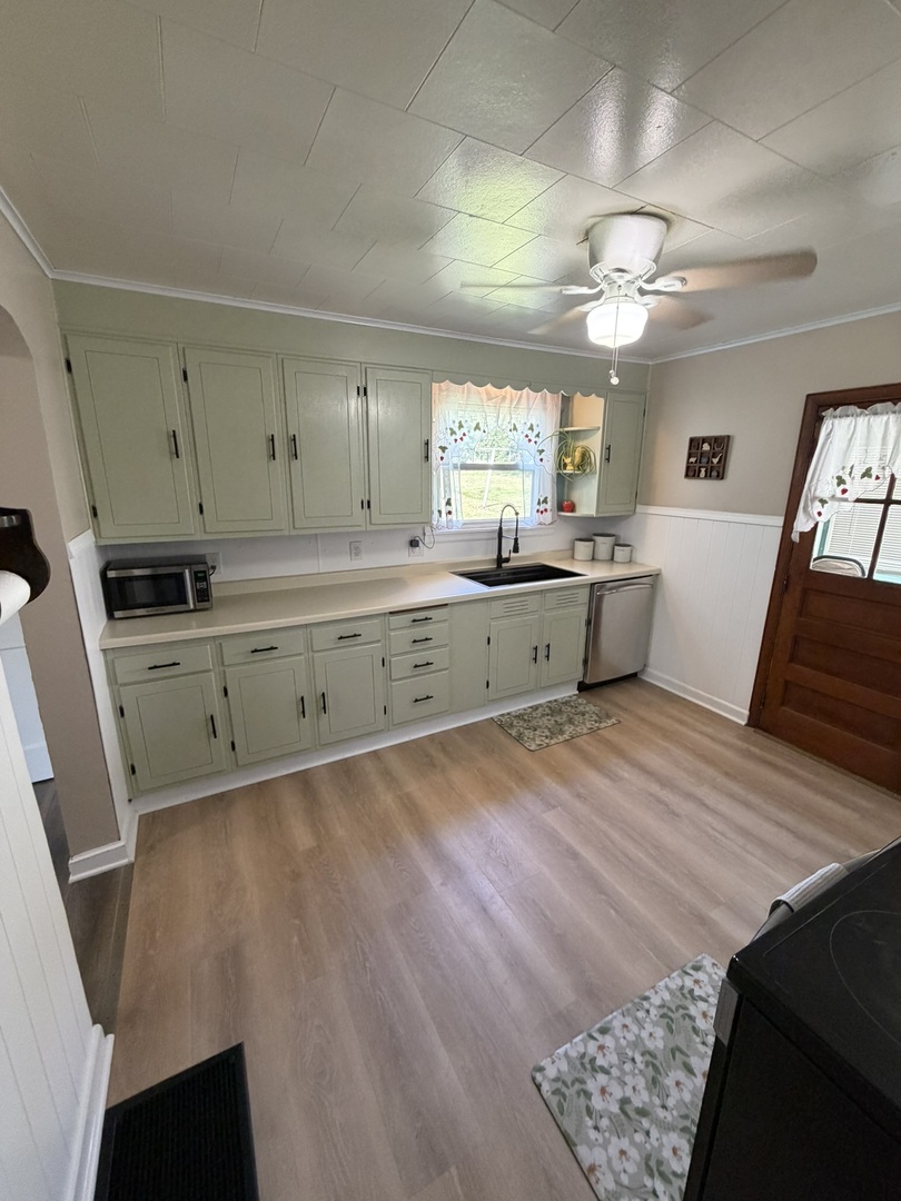 334 23rd Place Property Photo 6