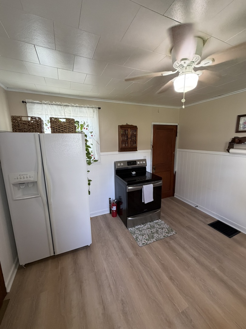 334 23rd Place Property Photo 7