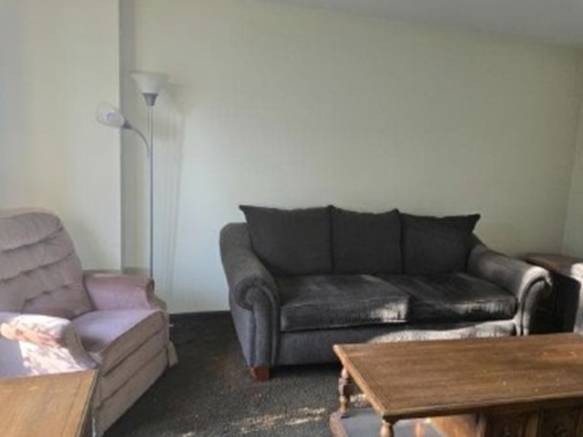 4918 S Kilpatrick Avenue Property Photo 4