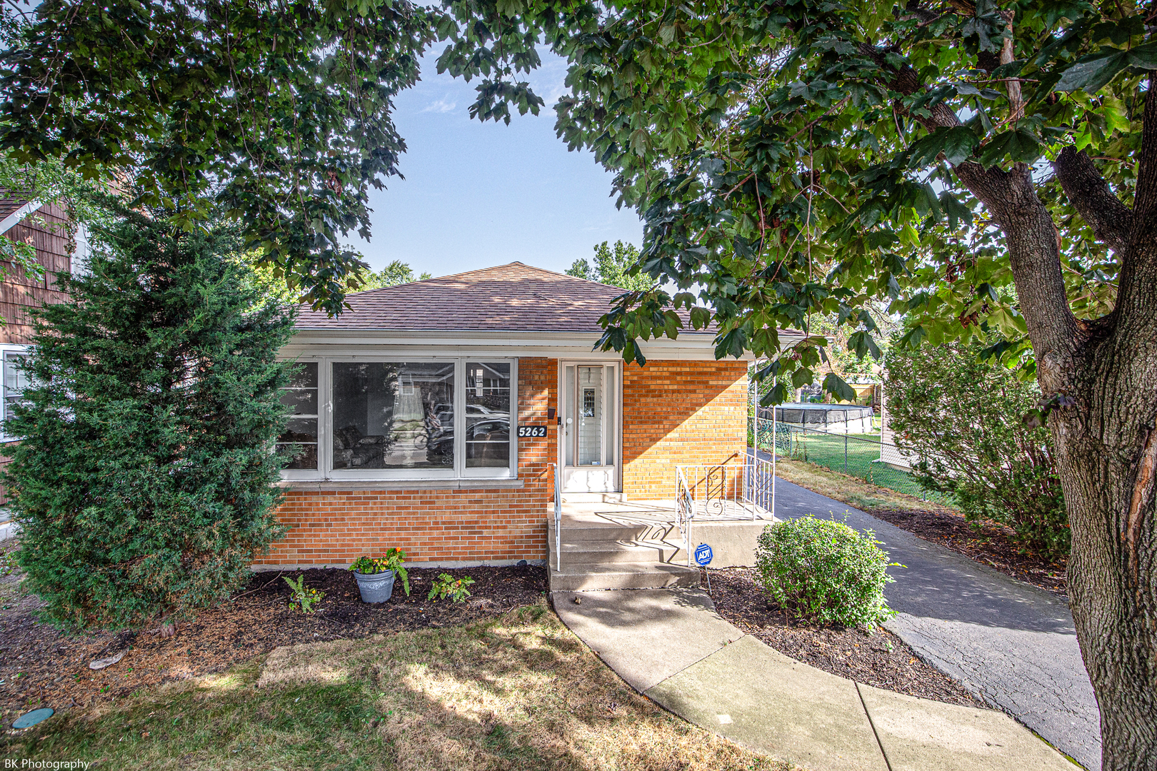5262 Alexander Place Property Photo 2