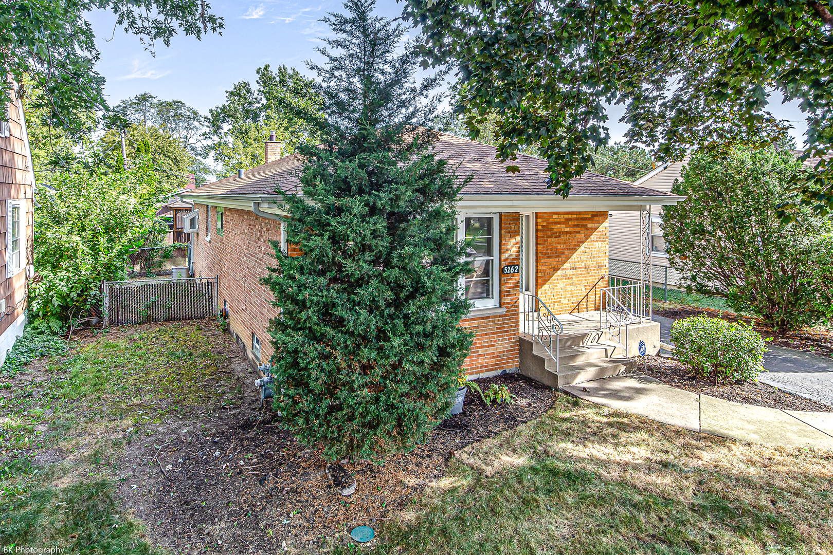 5262 Alexander Place Property Photo 3
