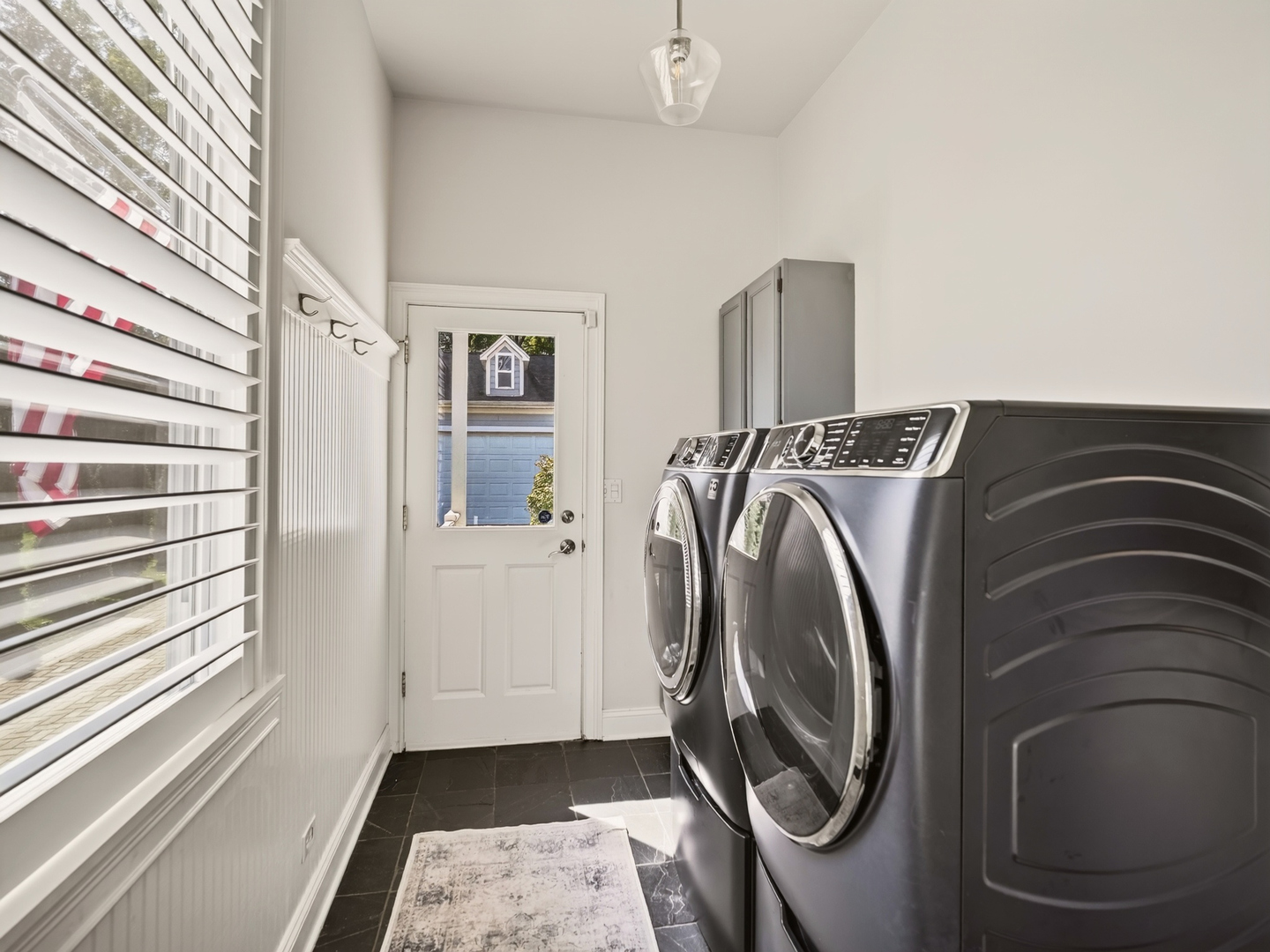 303 Park Avenue Property Photo 16
