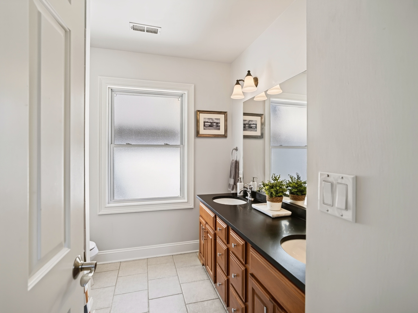 303 Park Avenue Property Photo 21
