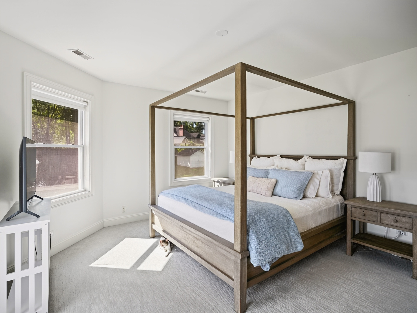 303 Park Avenue Property Photo 24