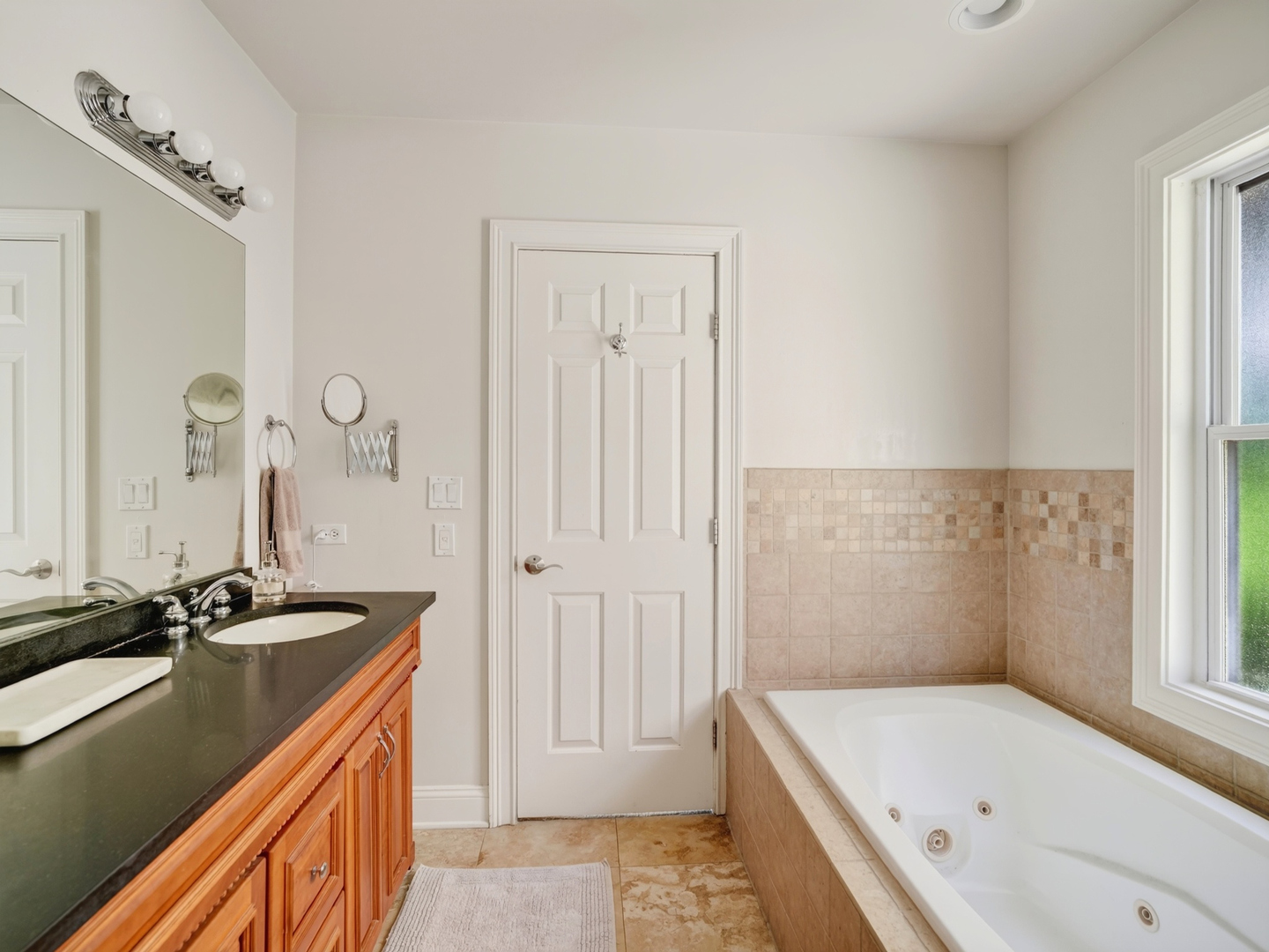 303 Park Avenue Property Photo 25