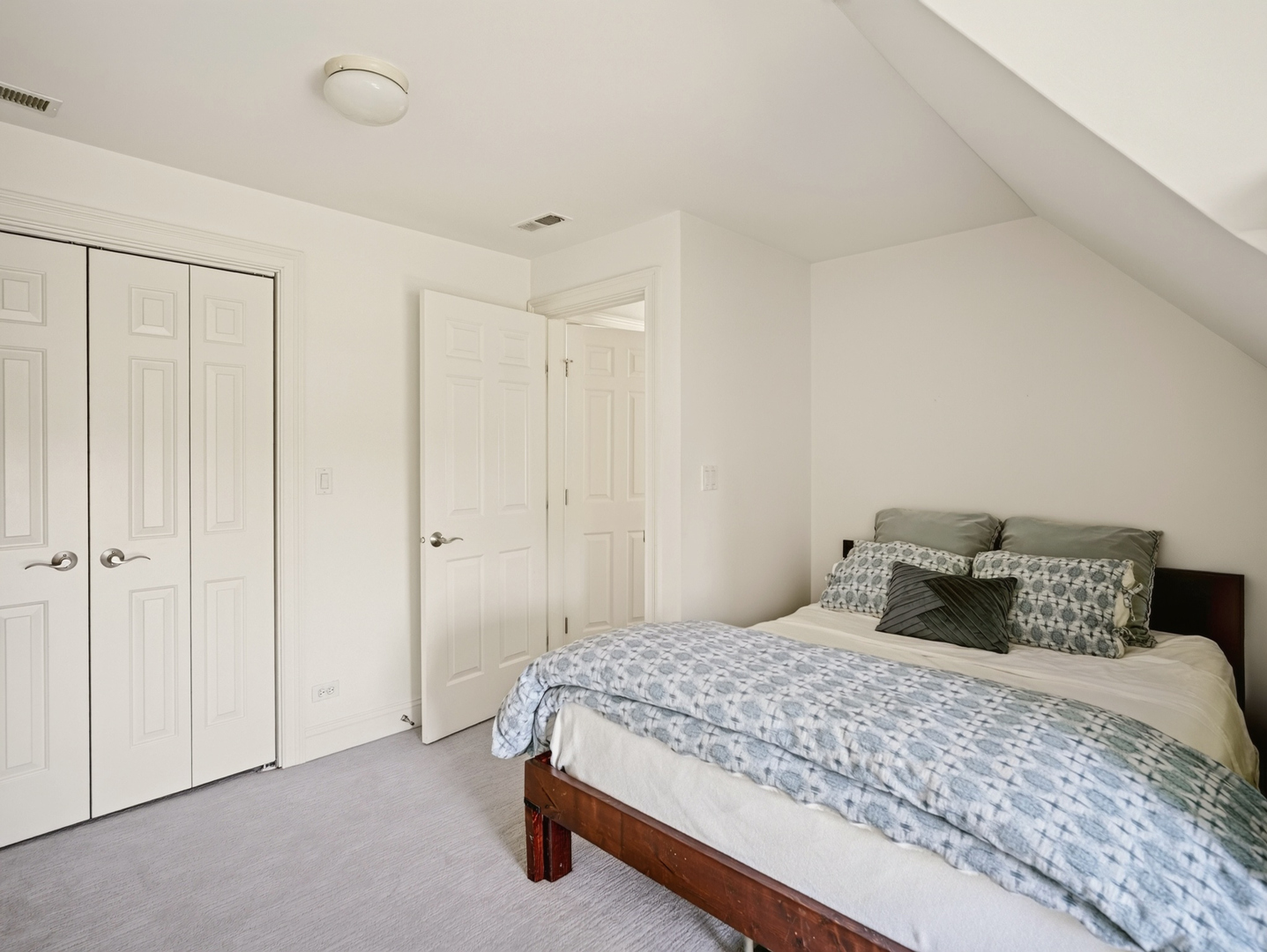 303 Park Avenue Property Photo 31