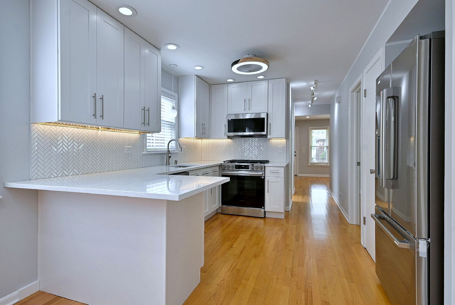 4109 N Menard Avenue Property Photo 7