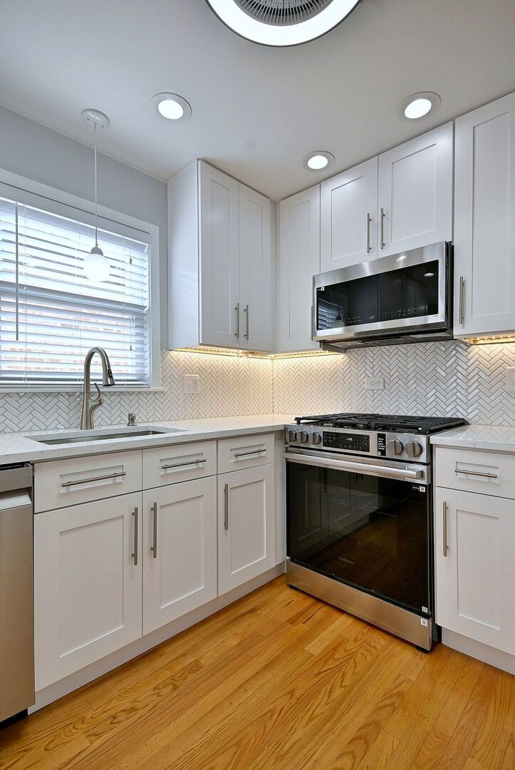 4109 N Menard Avenue Property Photo 11