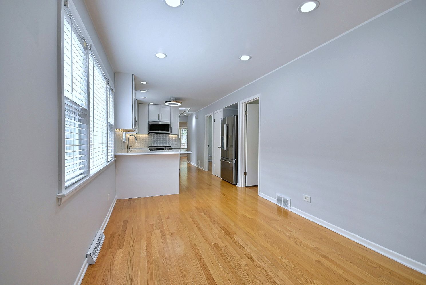 4109 N Menard Avenue Property Photo 12