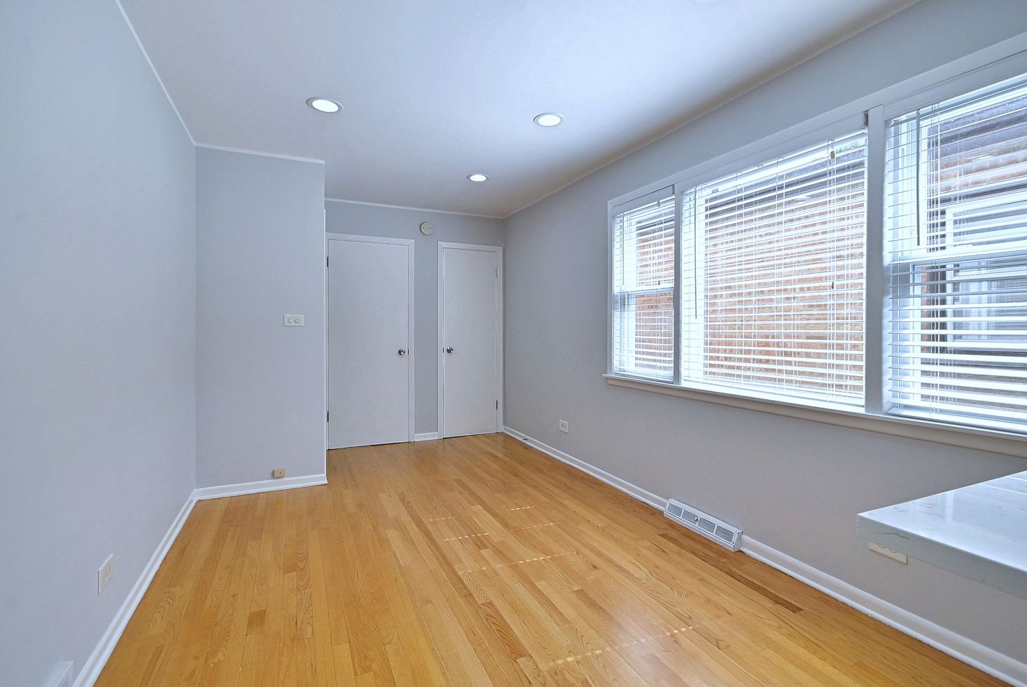 4109 N Menard Avenue Property Photo 15