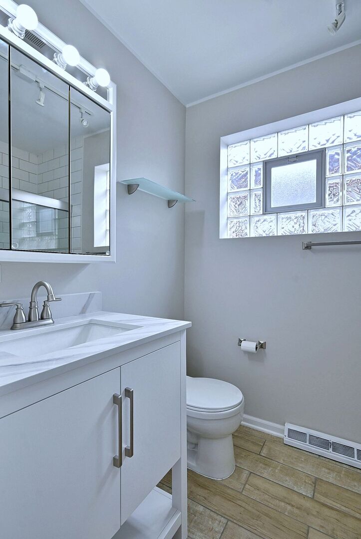 4109 N Menard Avenue Property Photo 17