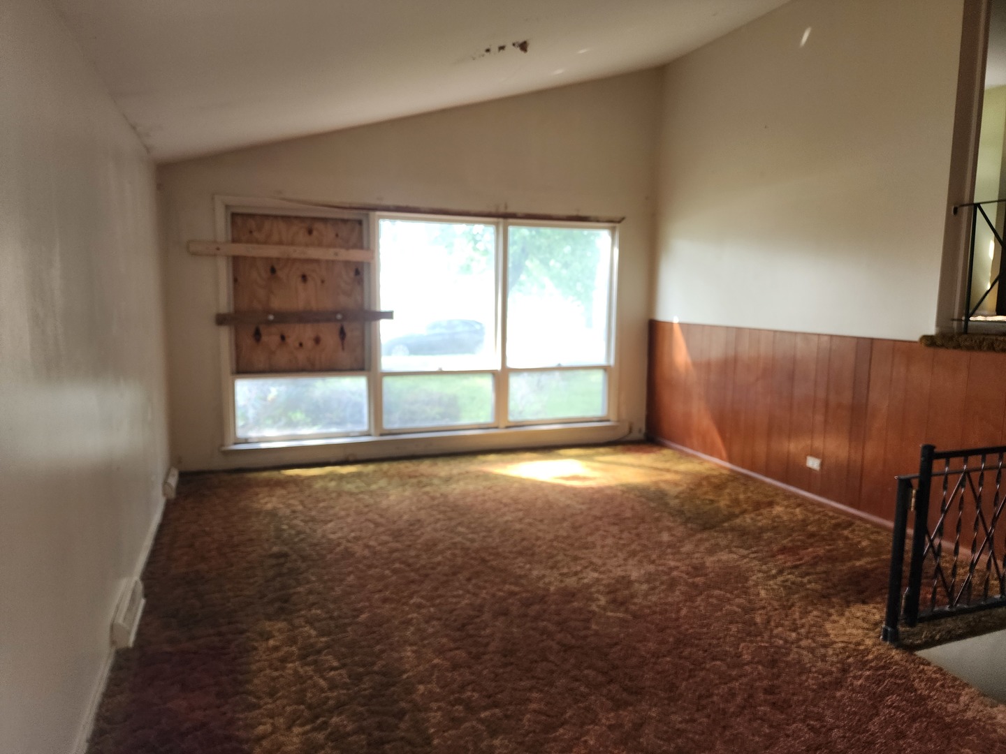 16511 Hermitage Avenue Property Photo 2