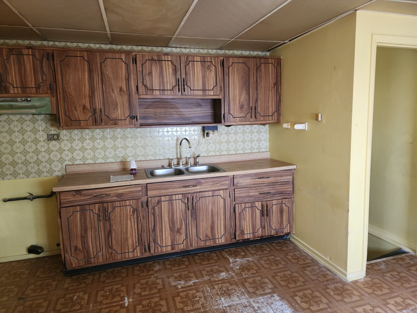 16511 Hermitage Avenue Property Photo 3