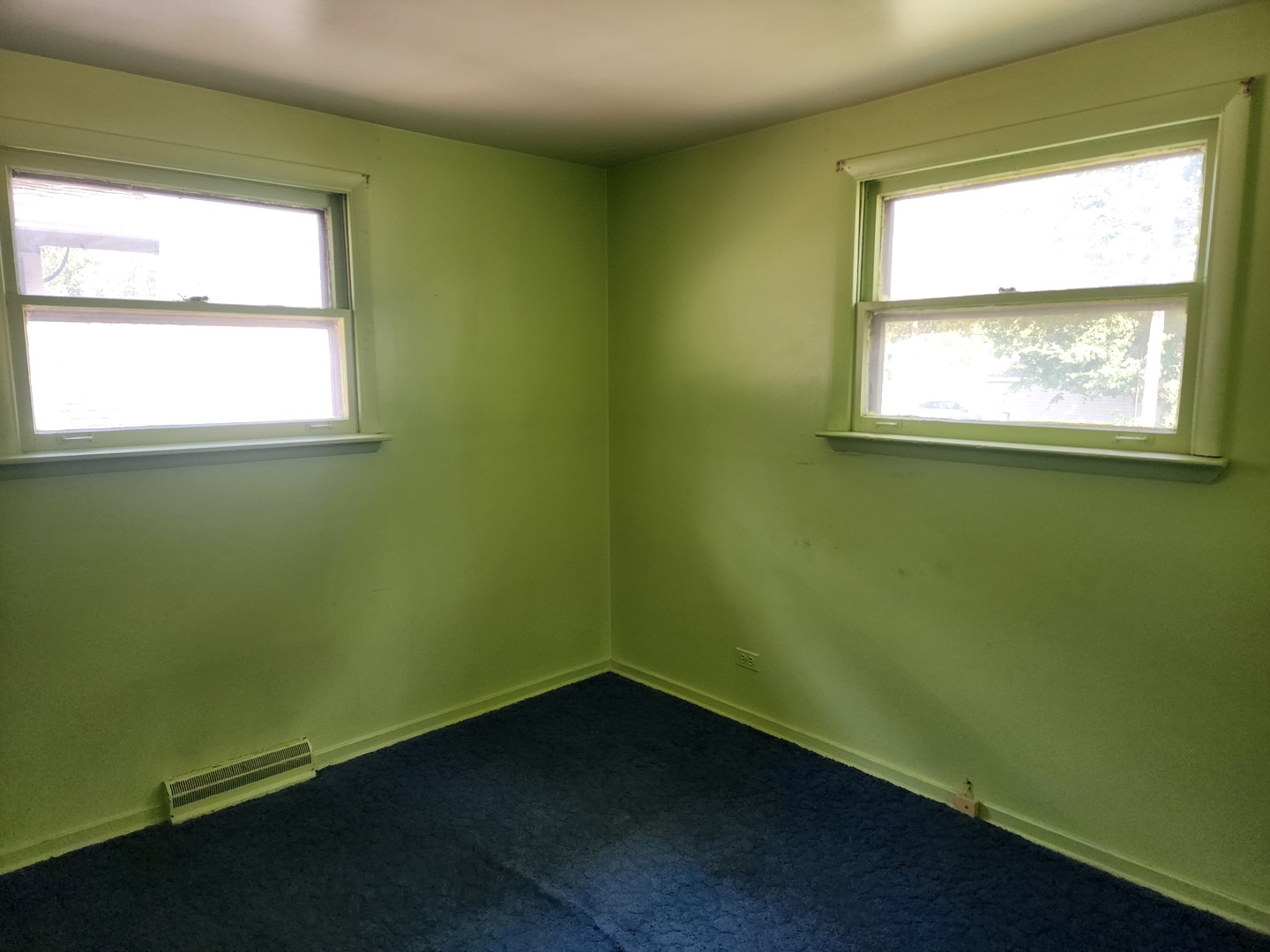 16511 Hermitage Avenue Property Photo 6