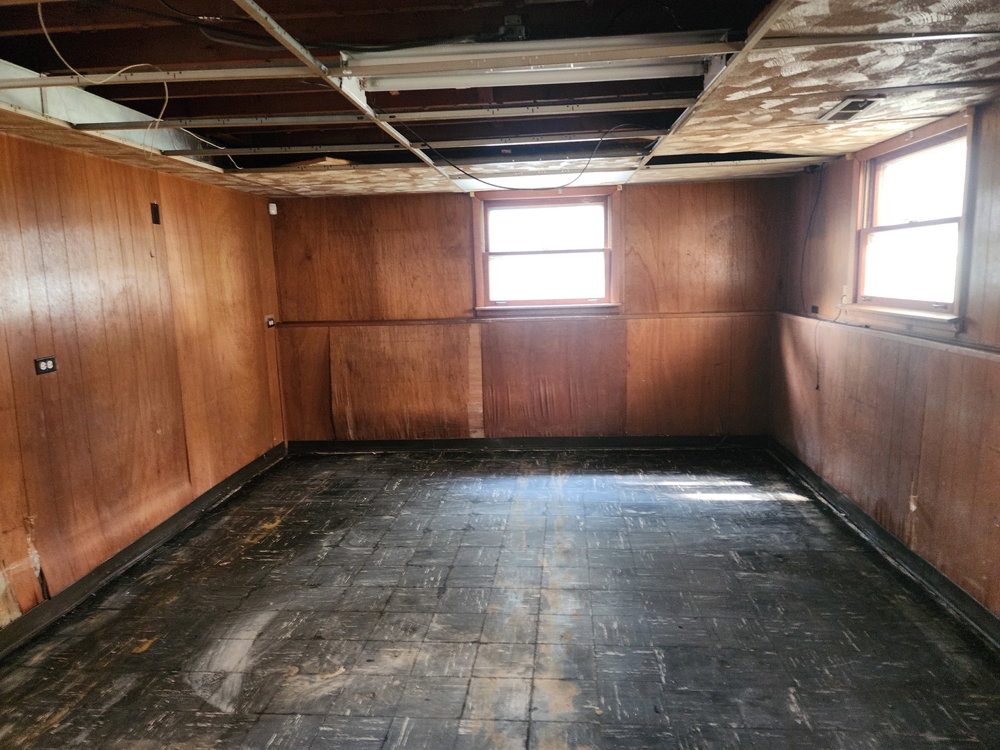 16511 Hermitage Avenue Property Photo 7