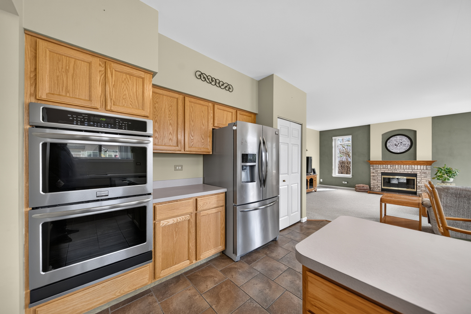 251 Winslow Way Property Photo 4