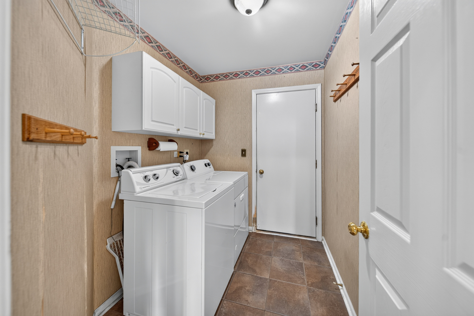 251 Winslow Way Property Photo 17