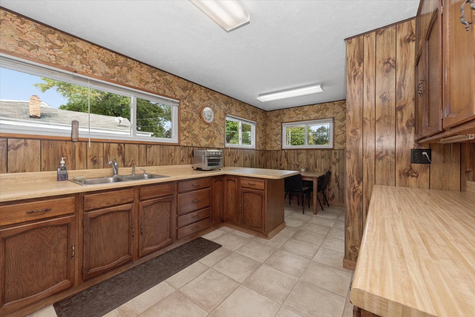 937 Townsend Street Property Photo 6