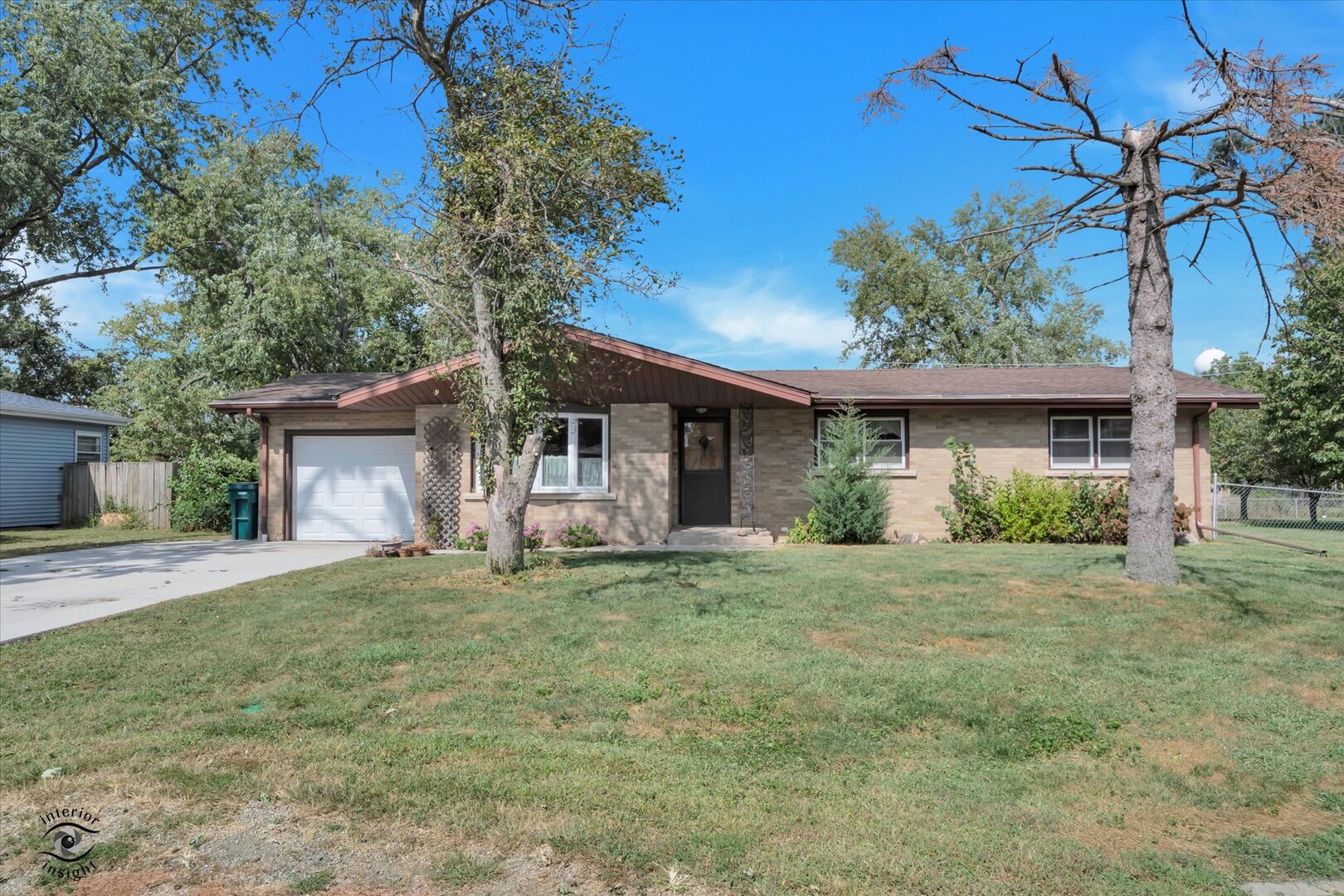 33 Jan Avenue Property Photo 1