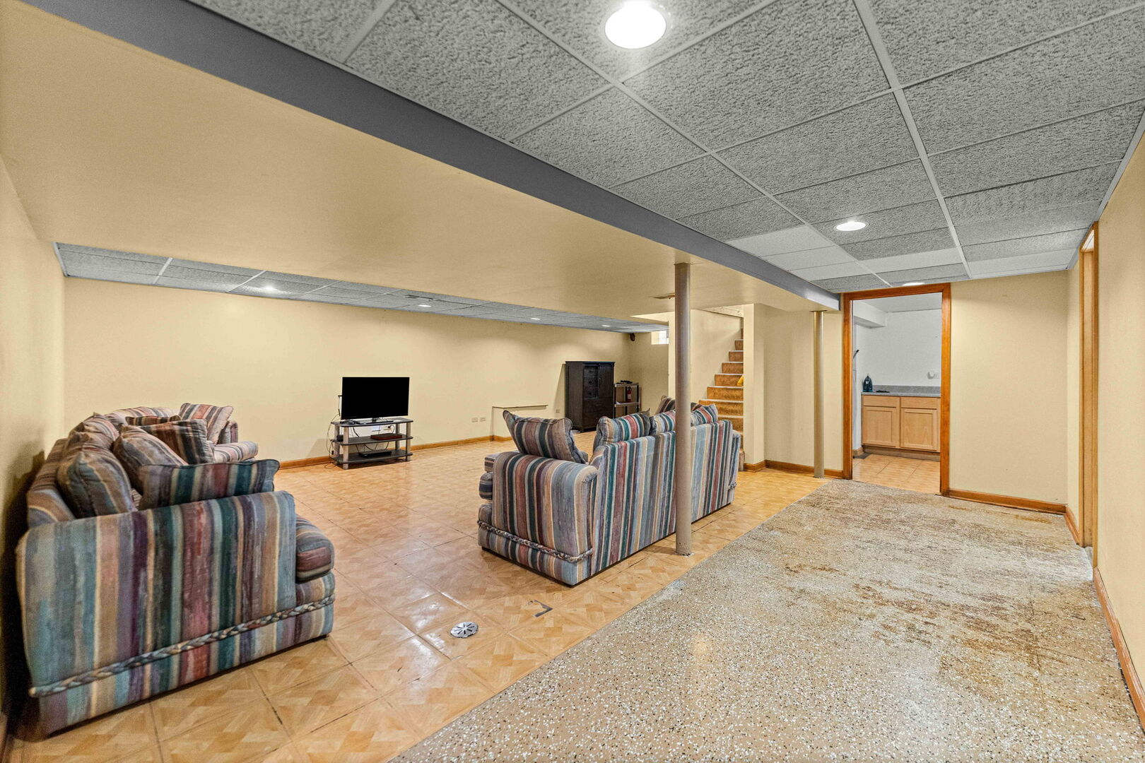 913 E 162nd Place Property Photo 29