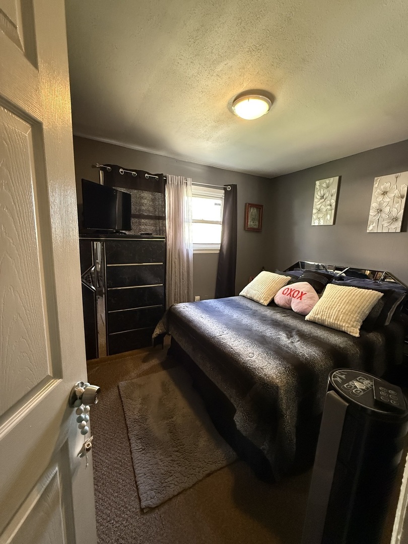 15001 Western Avenue Property Photo 7