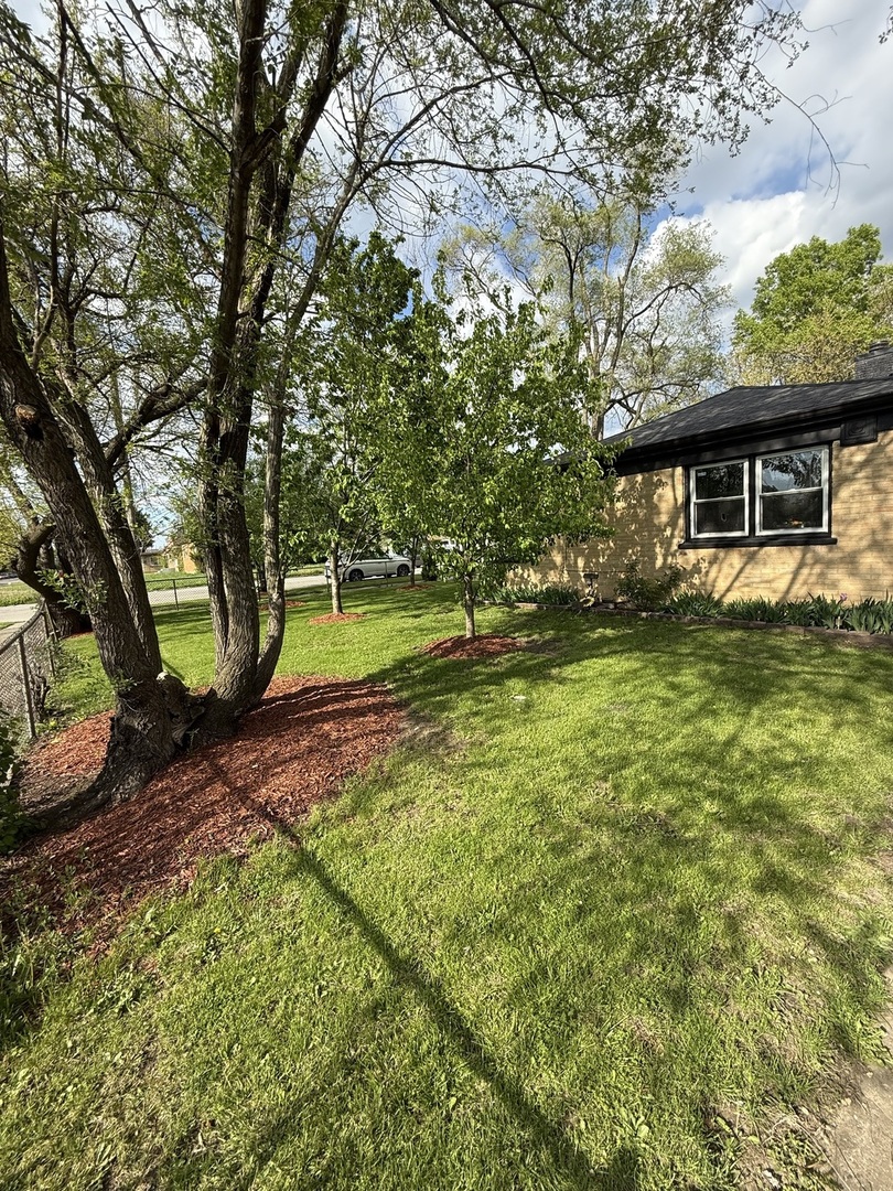 15001 Western Avenue Property Photo 10
