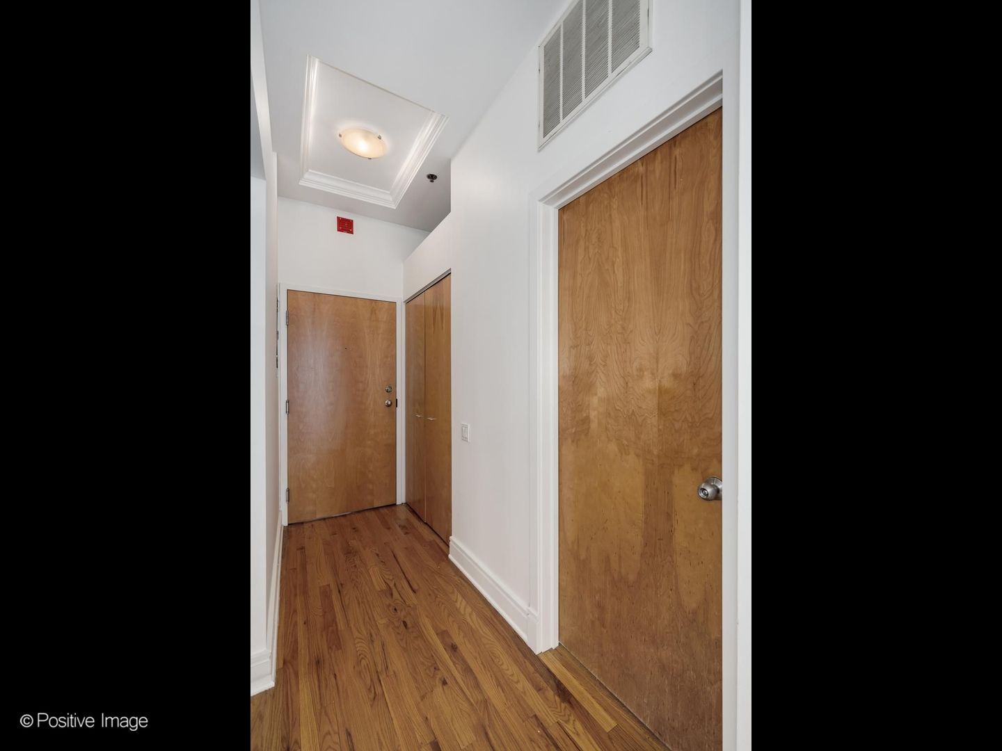 212 W Washington Street 1413 Property Photo 5