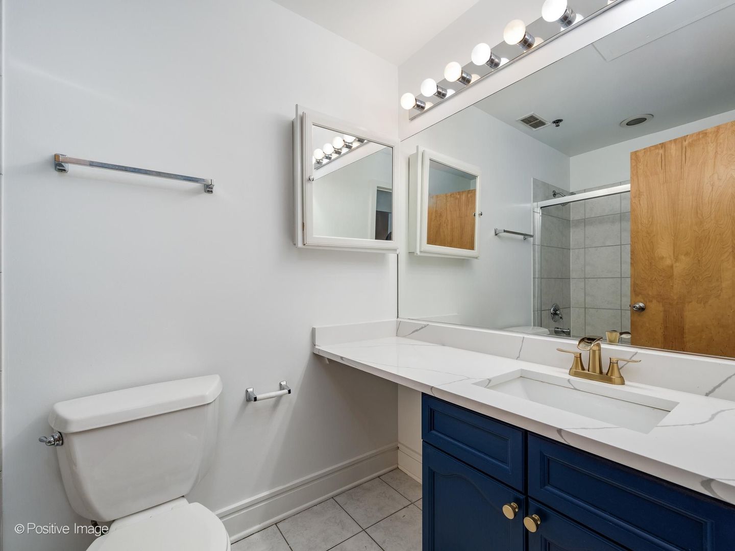 212 W Washington Street 1413 Property Photo 15