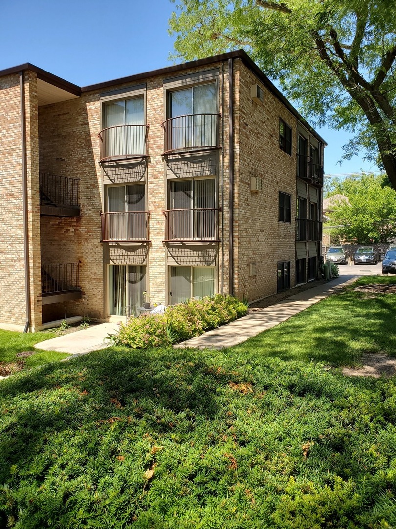 1940 Cherry Lane 213