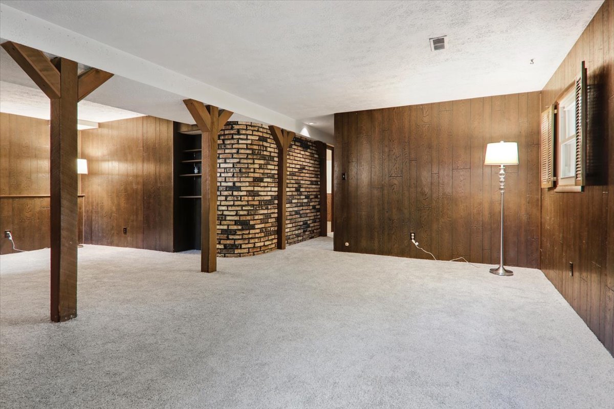 1706 Erin Drive Property Photo 18
