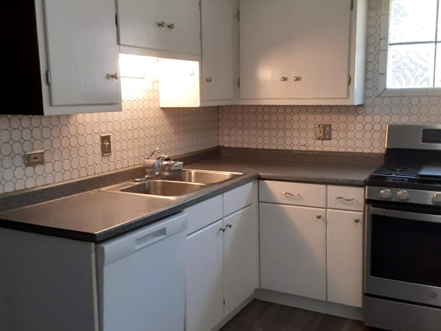 10 4th Street Property Photo 5