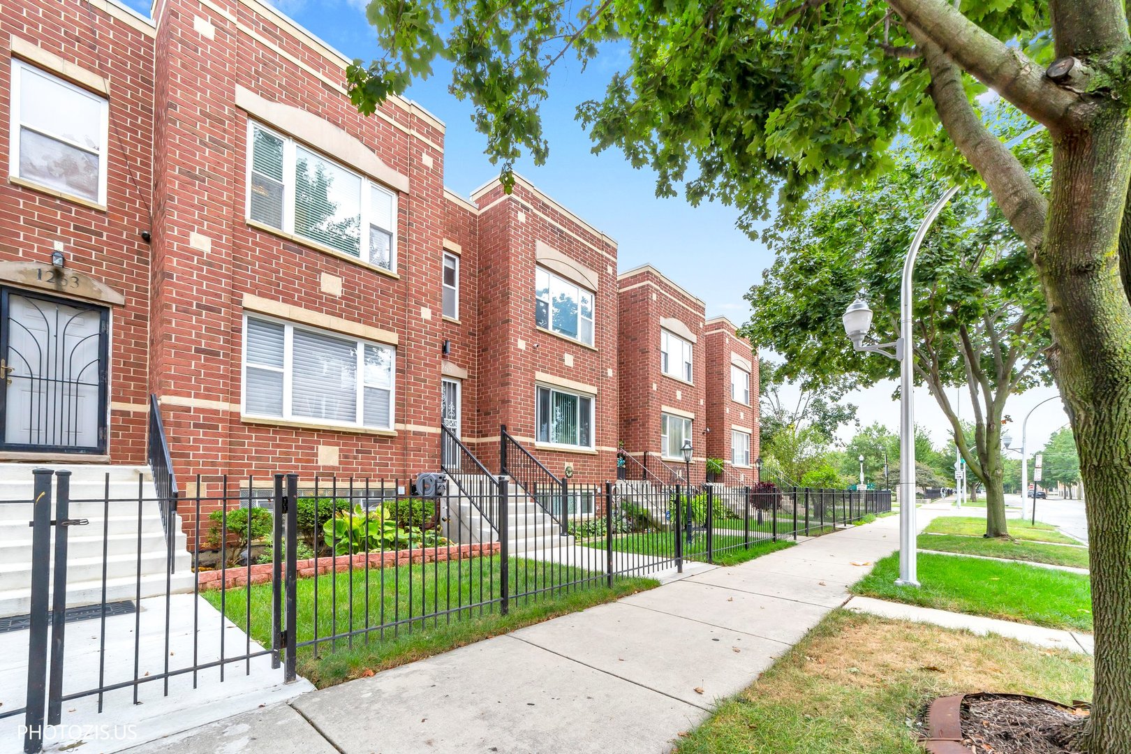 1265 S Saint Louis Avenue Property Photo 1
