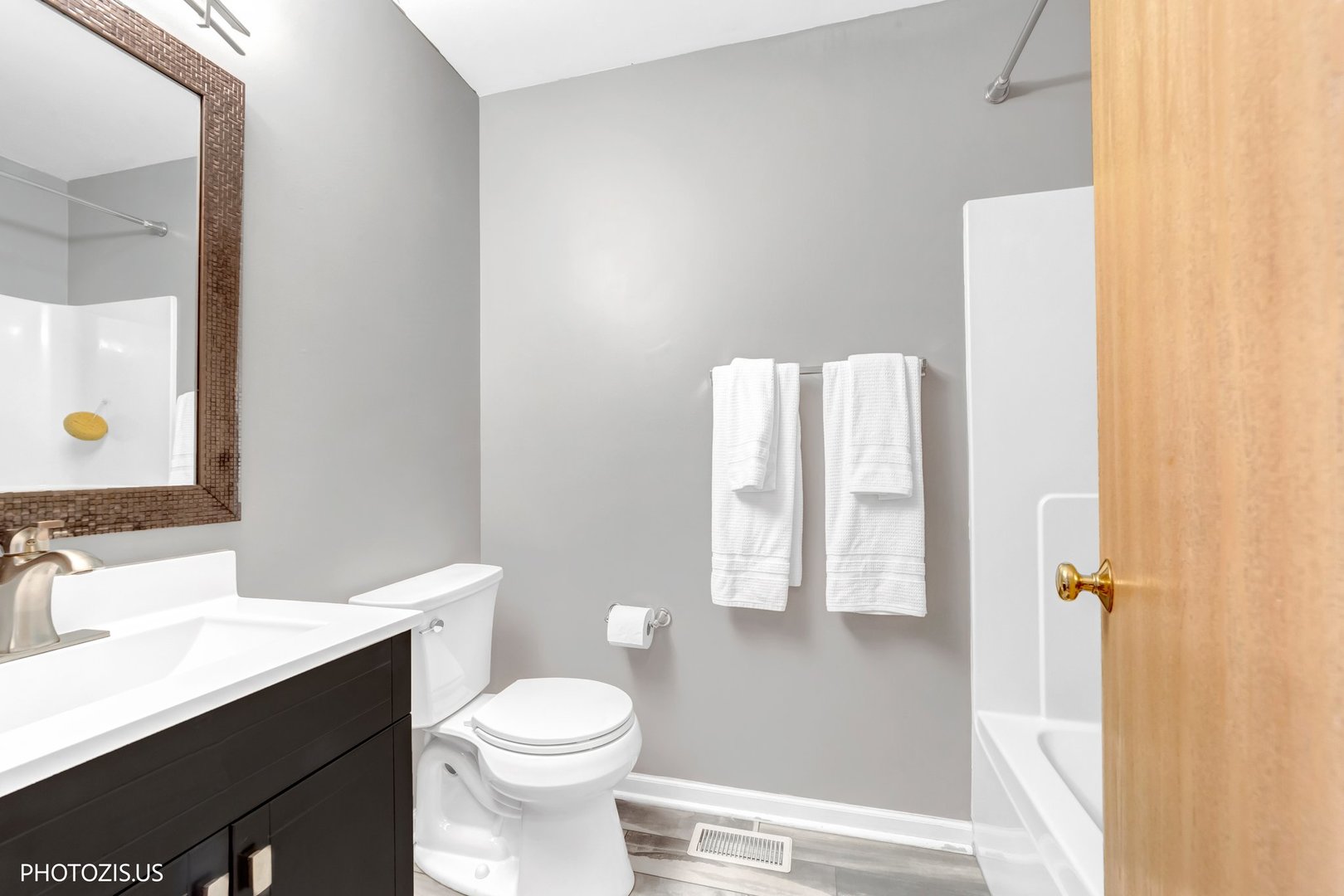 1265 S Saint Louis Avenue Property Photo 14