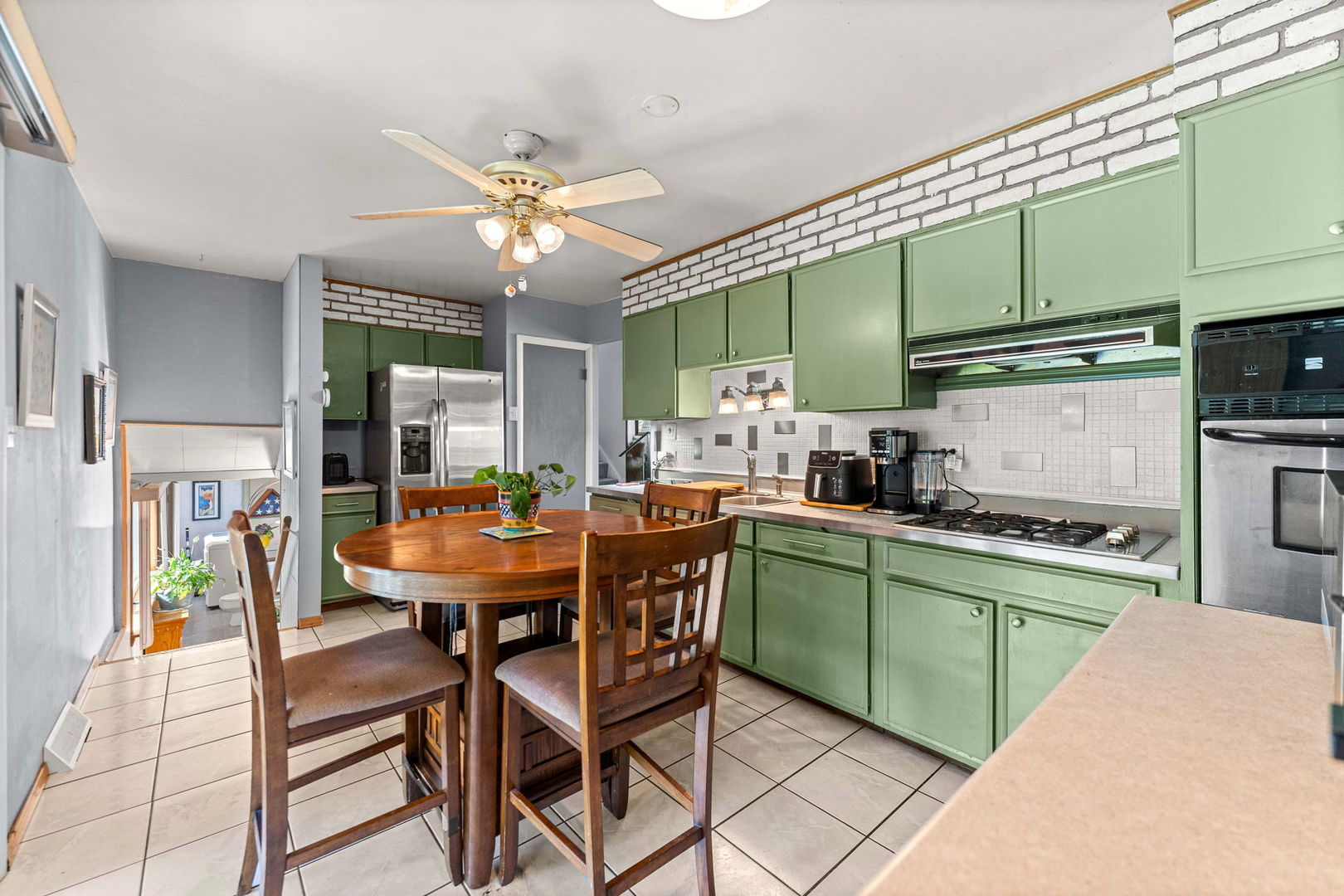 9137 W 91st Place Property Photo 10