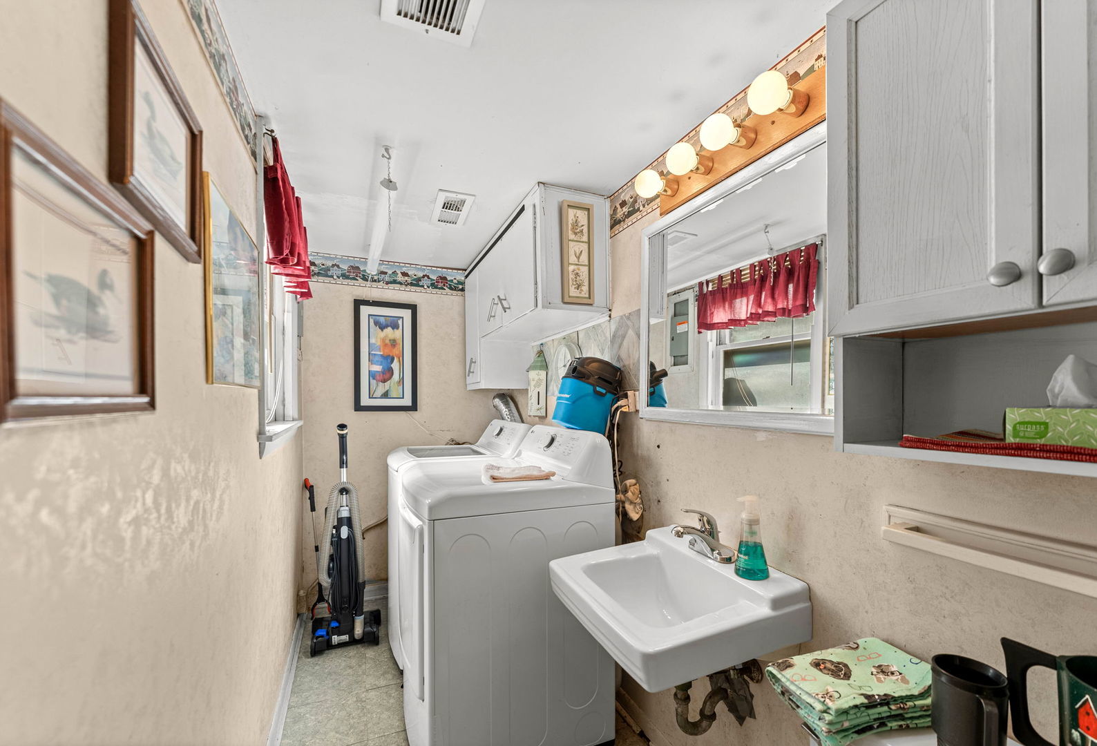 9137 W 91st Place Property Photo 20